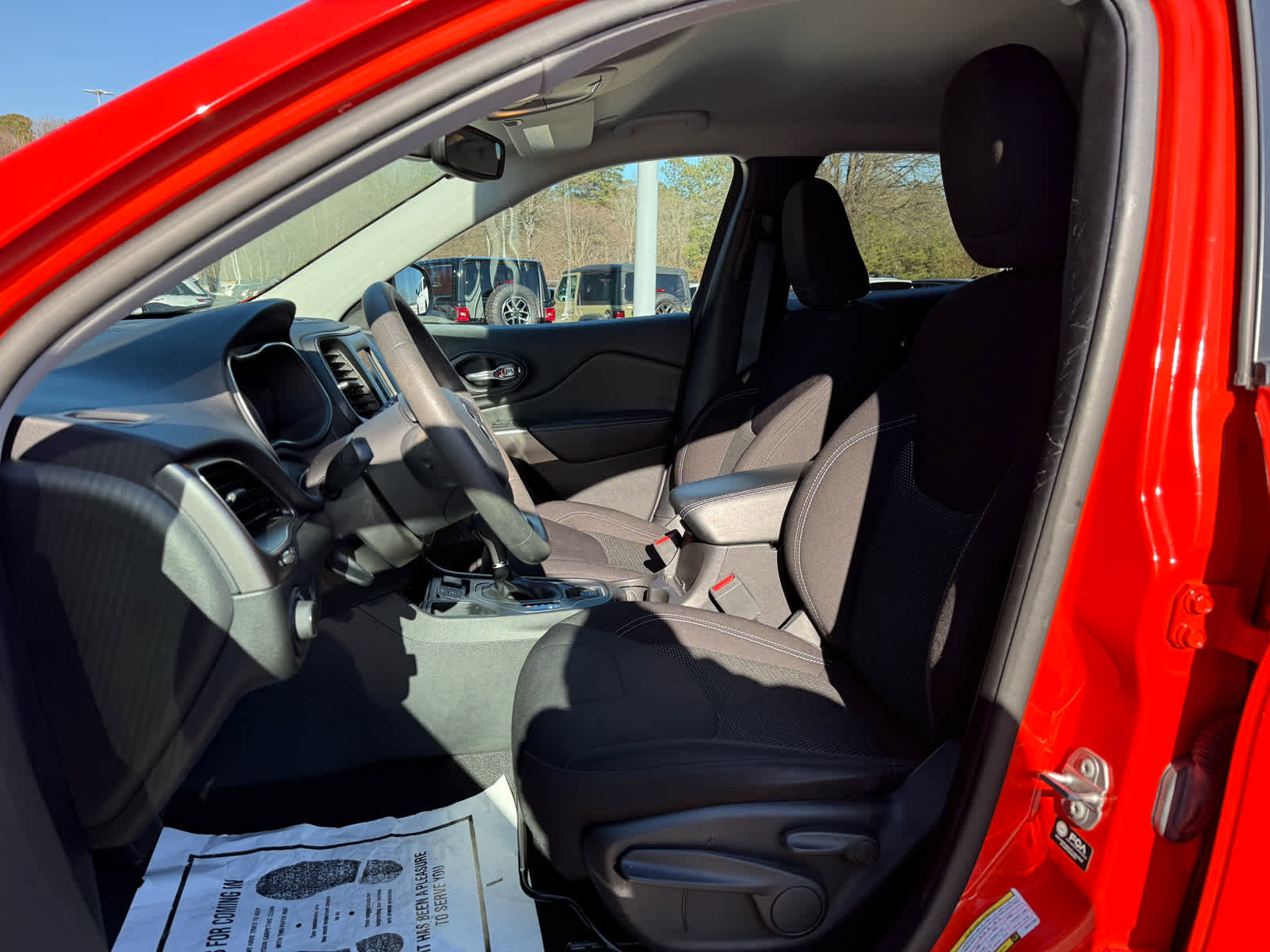 Used 2021 Jeep Cherokee Latitude image 12