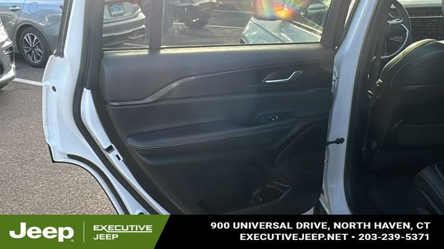 Used 2023 Jeep Grand Cherokee L Laredo AWD/4WD image 22