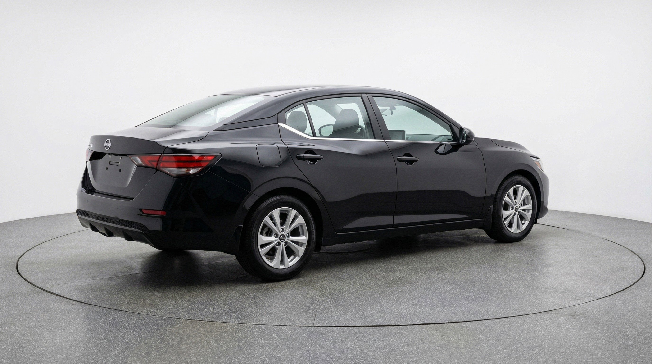 Used 2025 Nissan Sentra S image 9