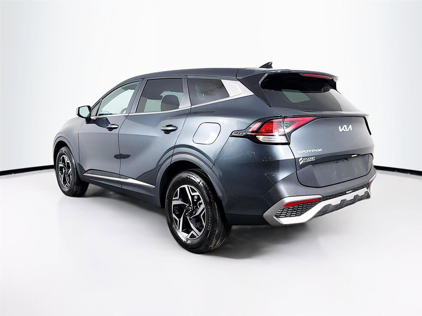 Used 2024 Kia Sportage LX image 5