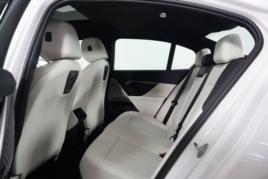New 2027 BMW 530i RWD image 6