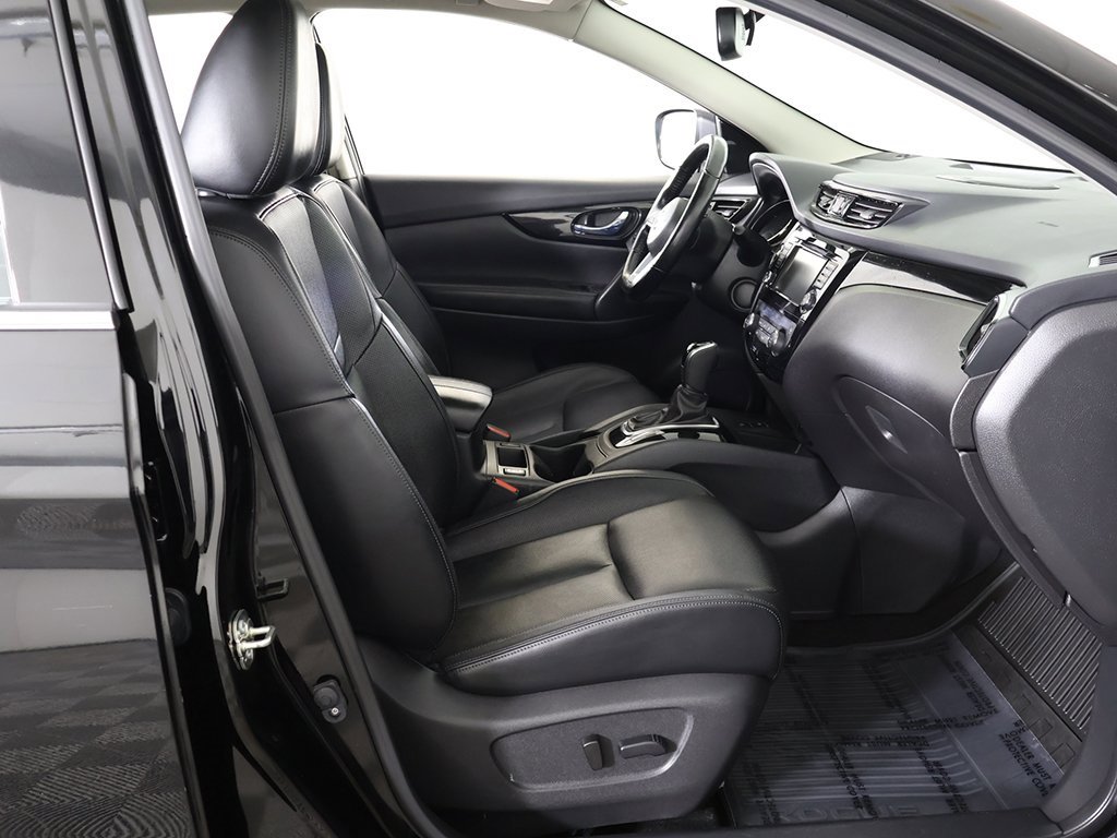 Used 2022 Nissan Rogue Sport SL w/ Premium Package image 34