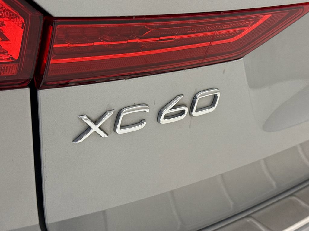 Used 2022 Volvo XC60 B5 R-Design w/ Protection Package Premier image 10
