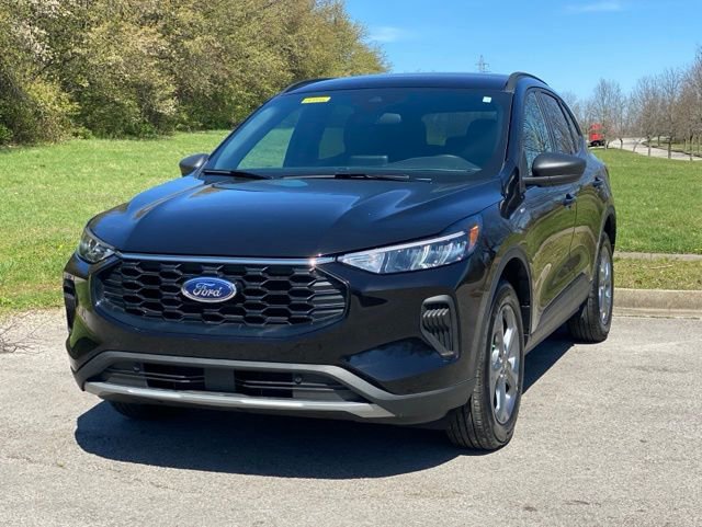 Used 2025 Ford Escape ST-Line AWD/4WD image 3