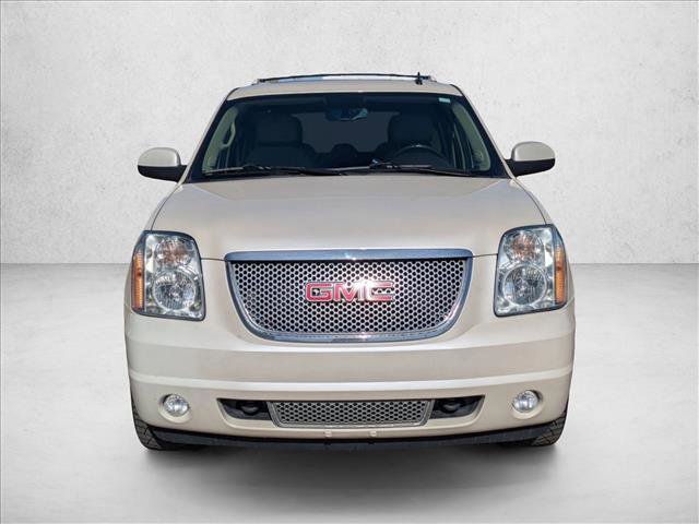 Used 2014 GMC Yukon Denali image 2