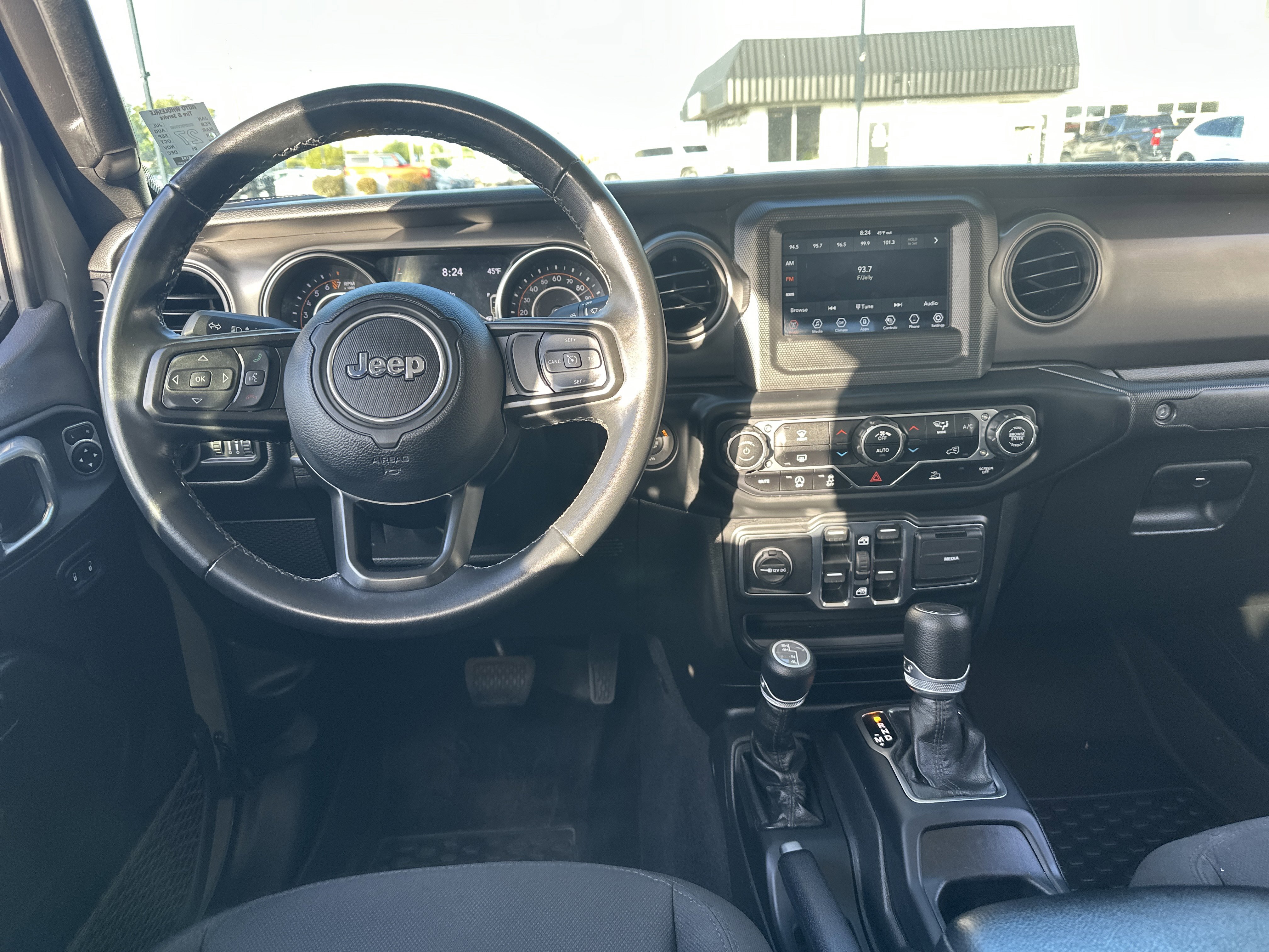 Used 2021 Jeep Gladiator Sport image 15