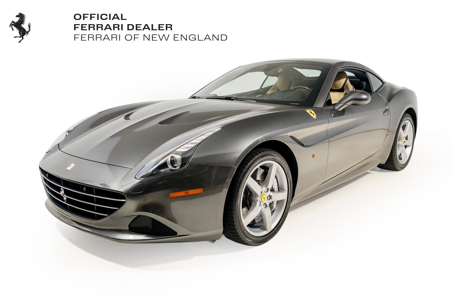 Used 2015 Ferrari California T RWD image 1
