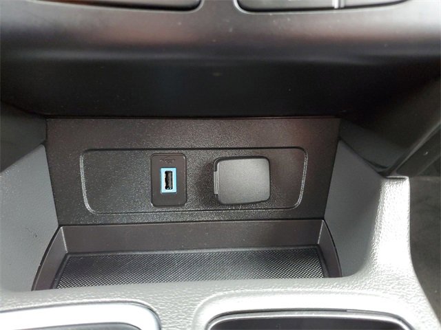 Used 2017 Ford Escape Titanium image 33