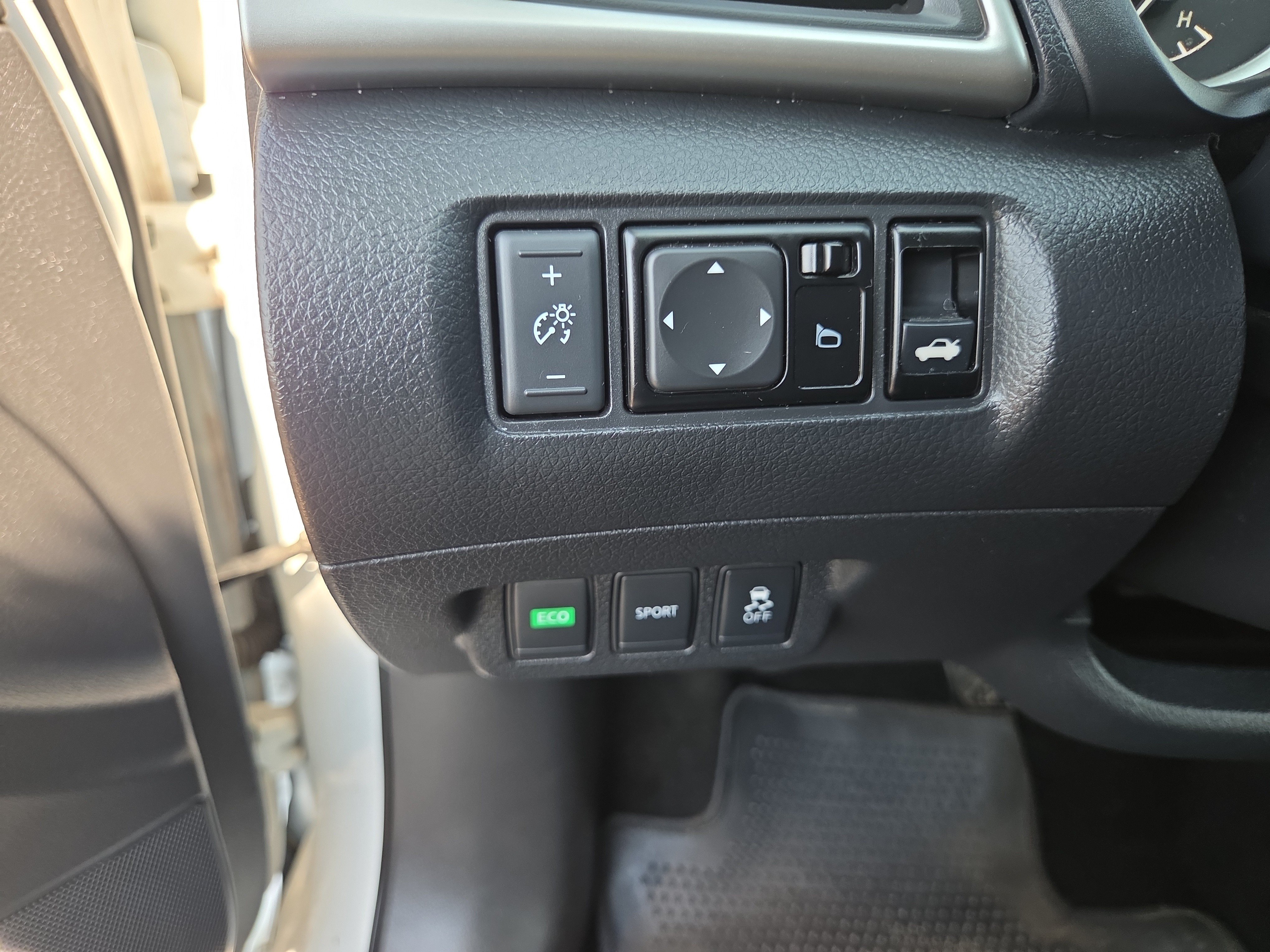 Used 2016 Nissan Sentra SR FWD image 29