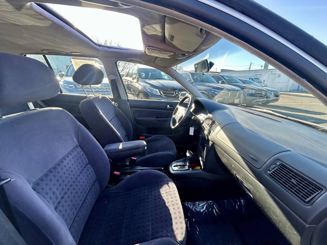 Used 2001 Volkswagen Golf GLS FWD image 14
