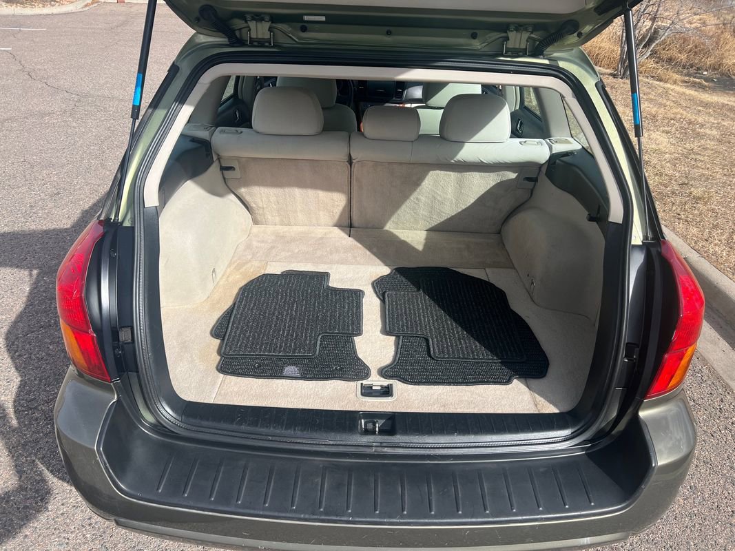 Used 2005 Subaru Outback 2.5i image 12