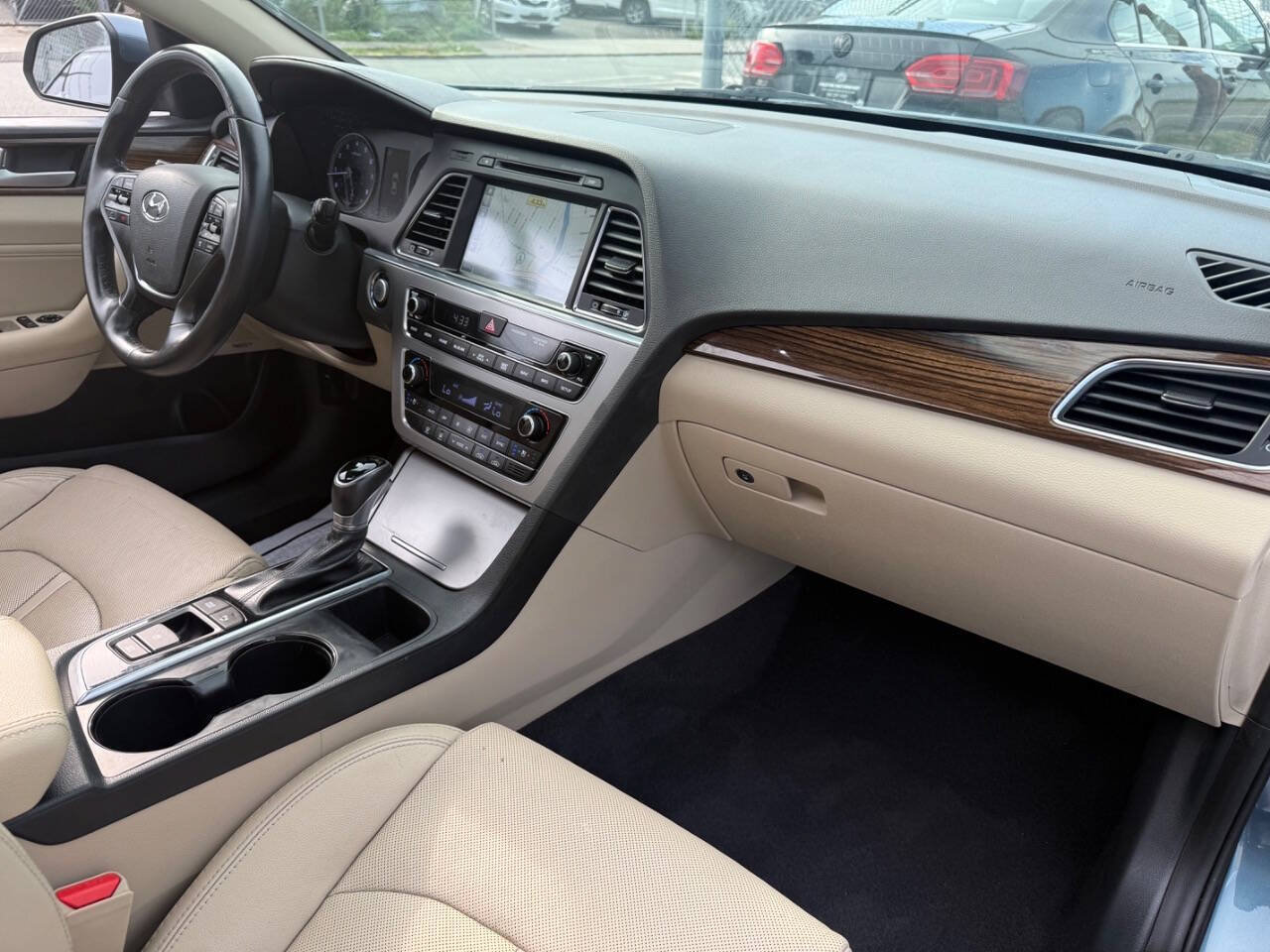 Used 2017 Hyundai Sonata Limited w/ Ultimate Package 04 FWD image 18