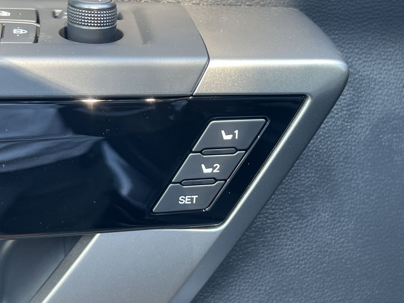 New 2026 Toyota Tundra Limited AWD/4WD image 23