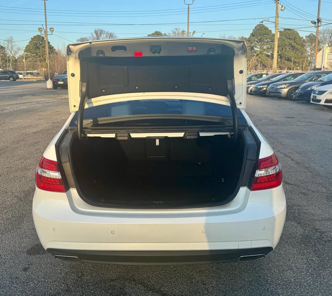 Used 2012 Mercedes-Benz E 550 4MATIC Sedan image 9