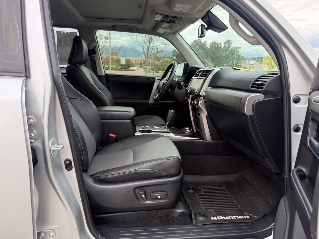 Used 2021 Toyota 4Runner SR5 Premium w/ Moonroof Package AWD/4WD image 27