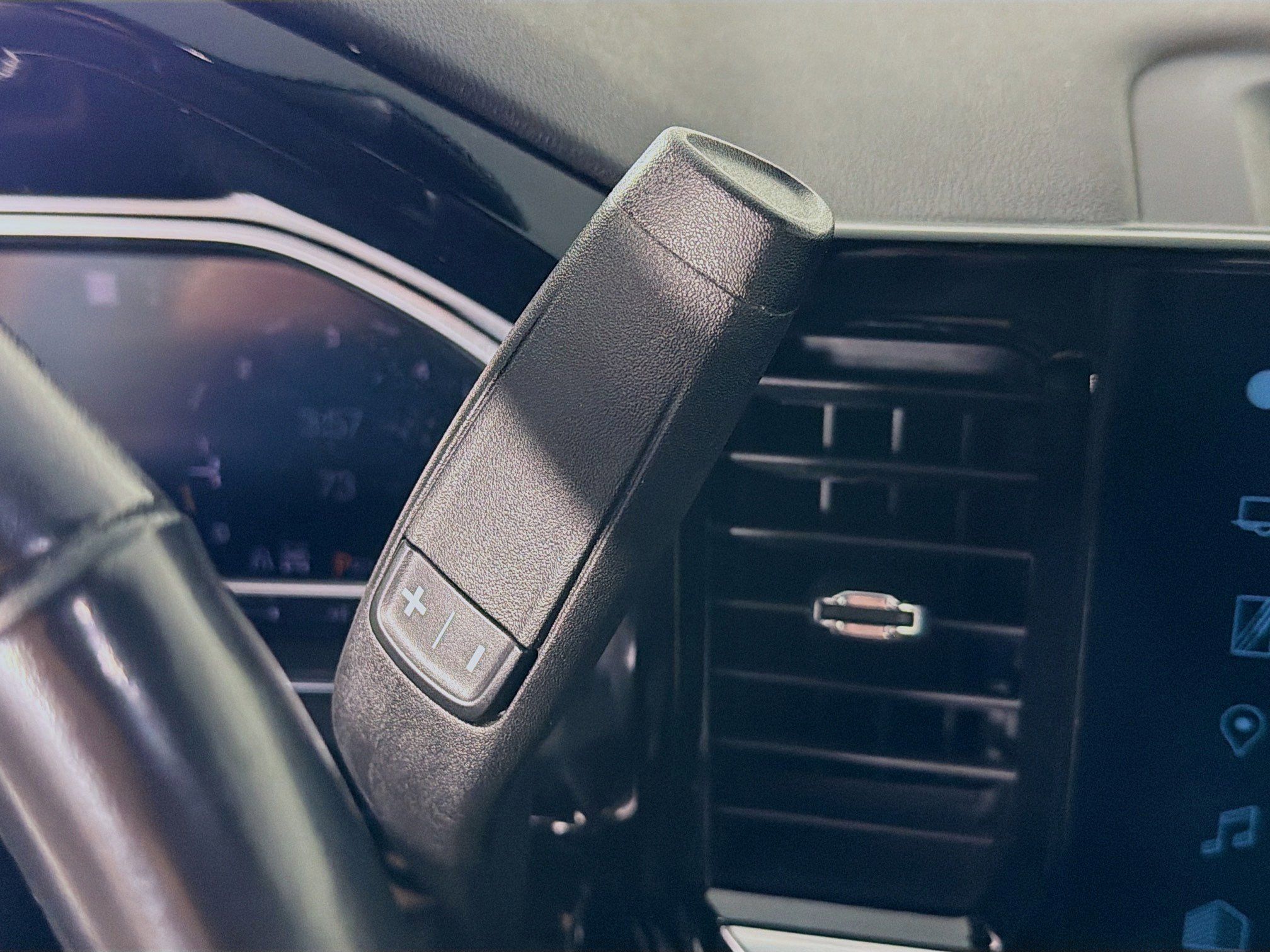 Used 2022 Chevrolet Silverado 1500 LT image 18