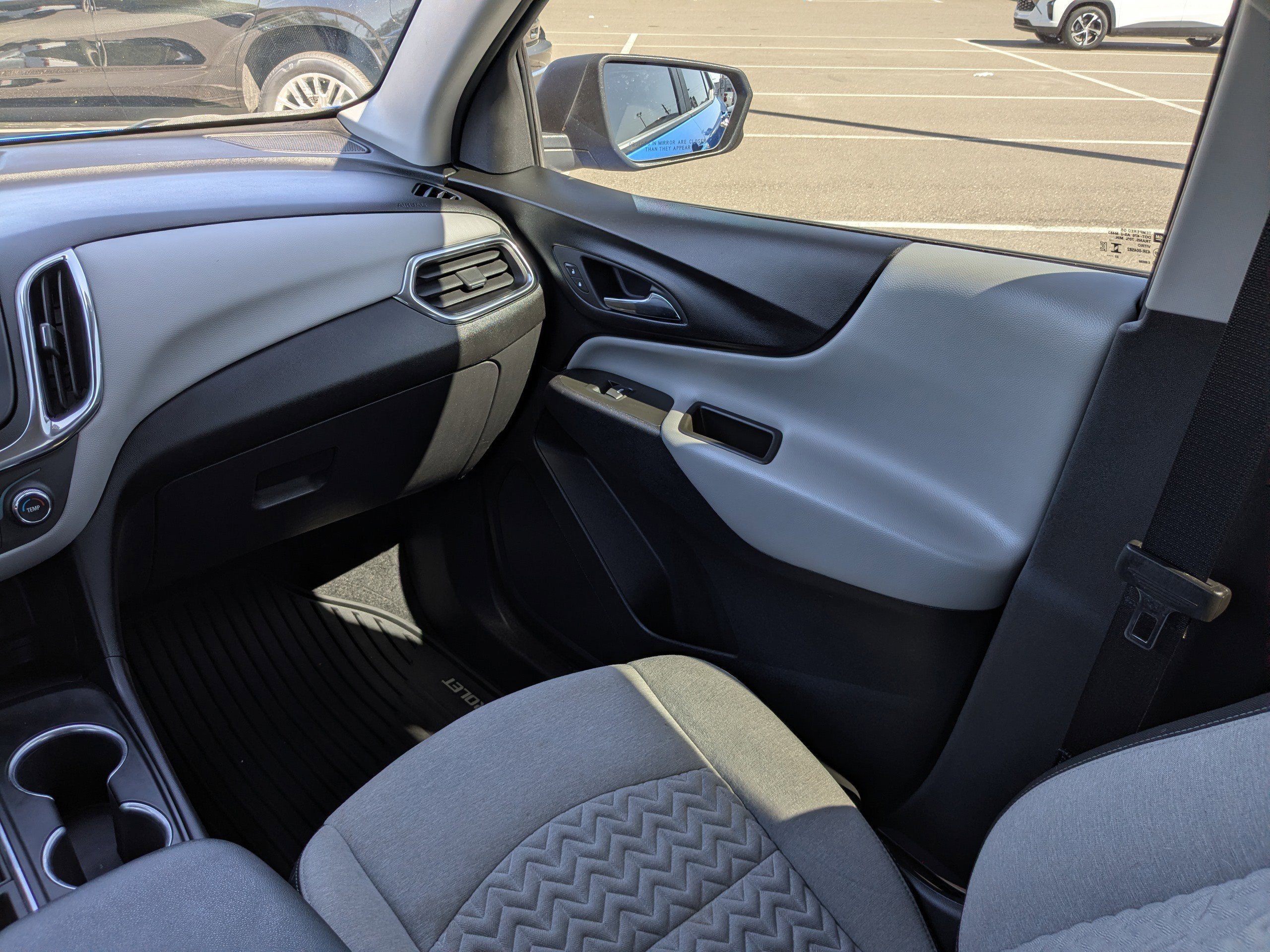 Used 2024 Chevrolet Equinox LS w/ Driver Confidence II Package image 17