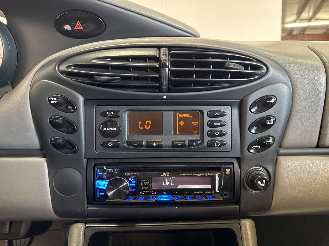 Used 2000 Porsche Boxster image 12