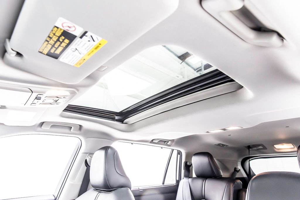 Used 2021 Toyota Highlander XLE image 15