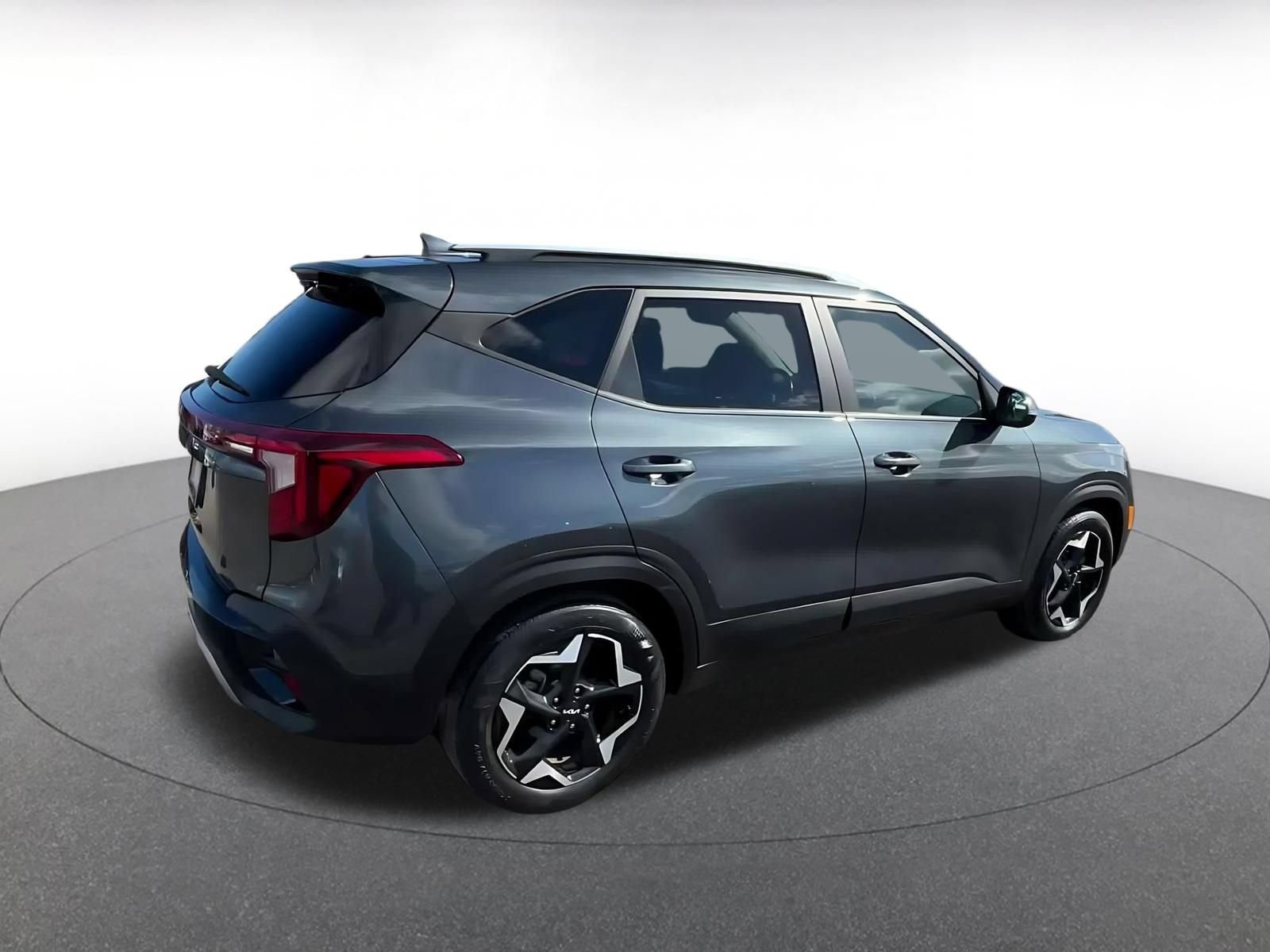 Used 2025 Kia Seltos S FWD image 14