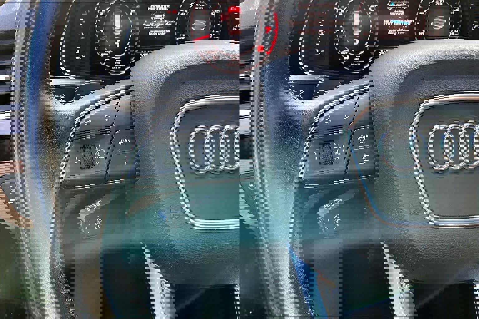 Used 2017 Audi Q7 3.0T Prestige image 24