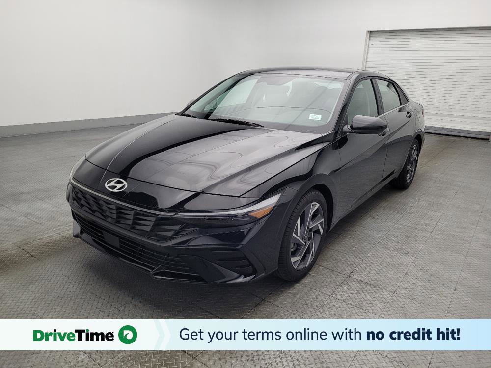 Used 2025 Hyundai Elantra SEL image 1