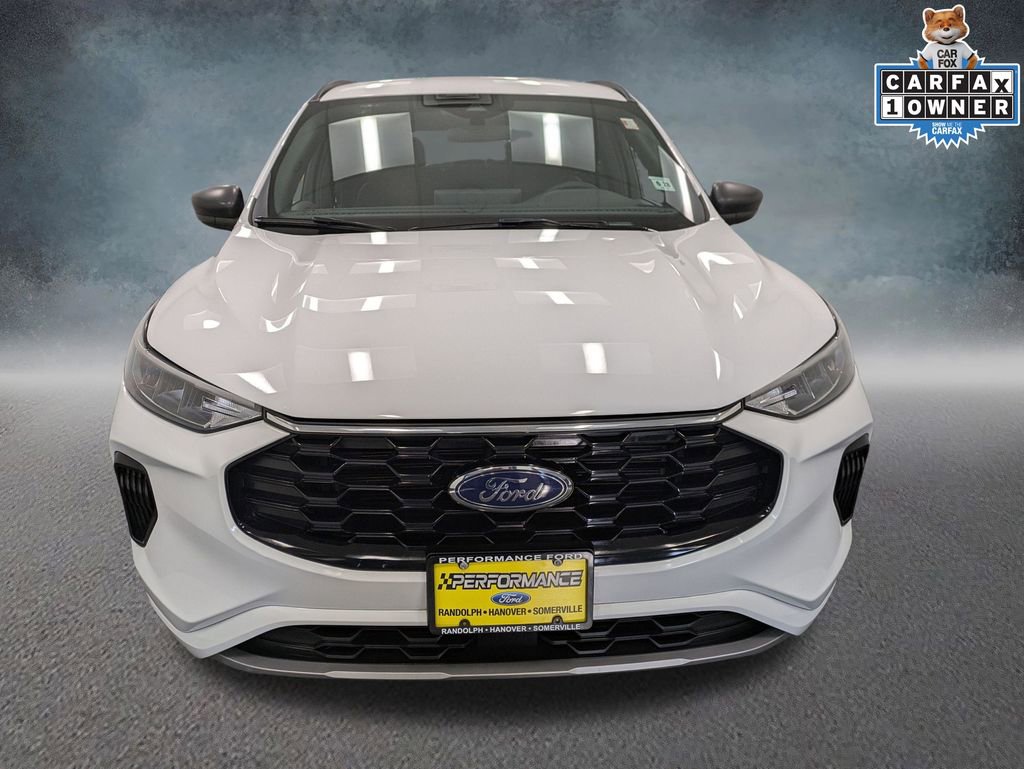 Used 2023 Ford Escape ST-Line w/ Tech Pack #1 AWD/4WD image 2