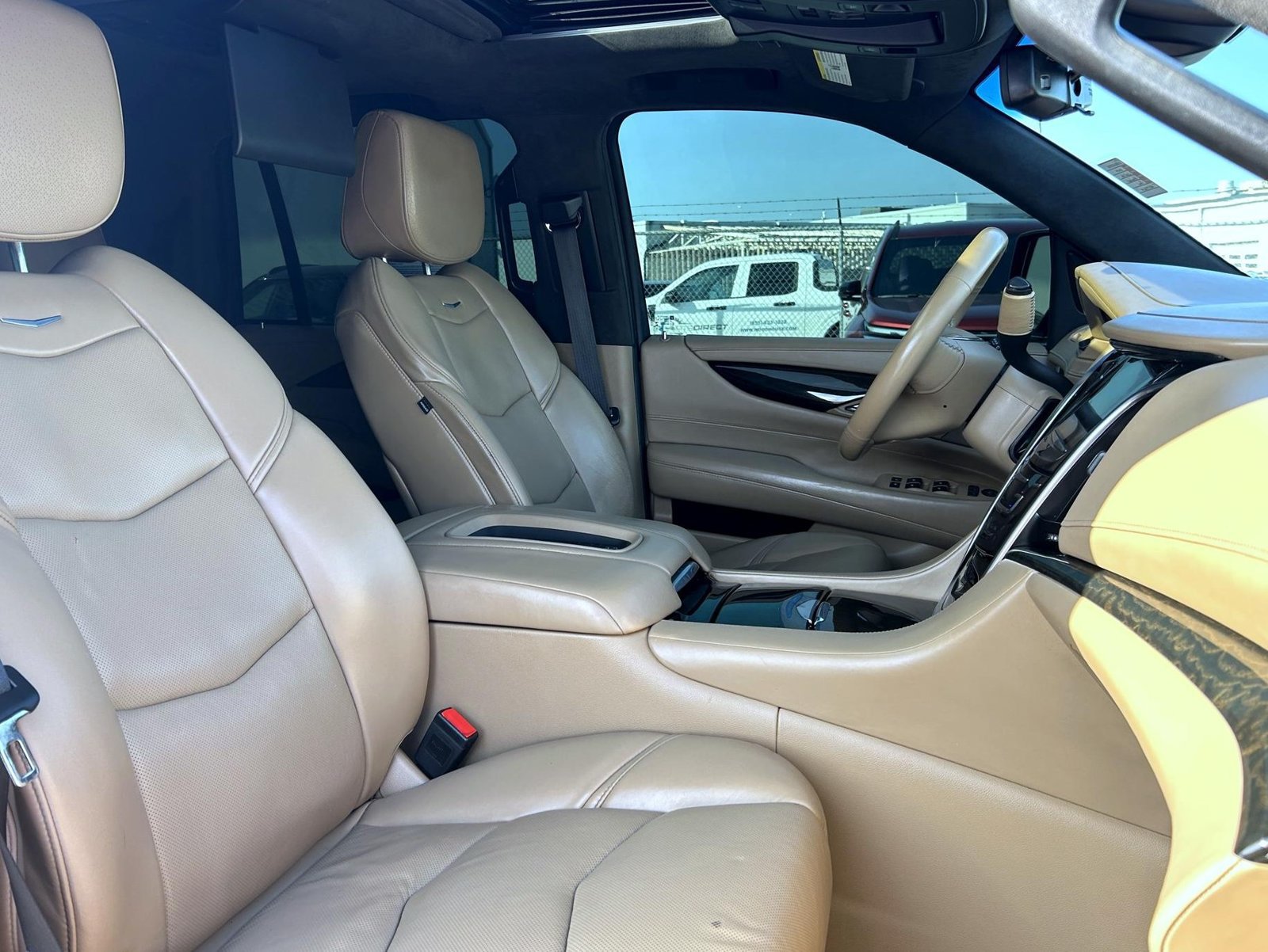 Used 2019 Cadillac Escalade Platinum AWD/4WD image 19