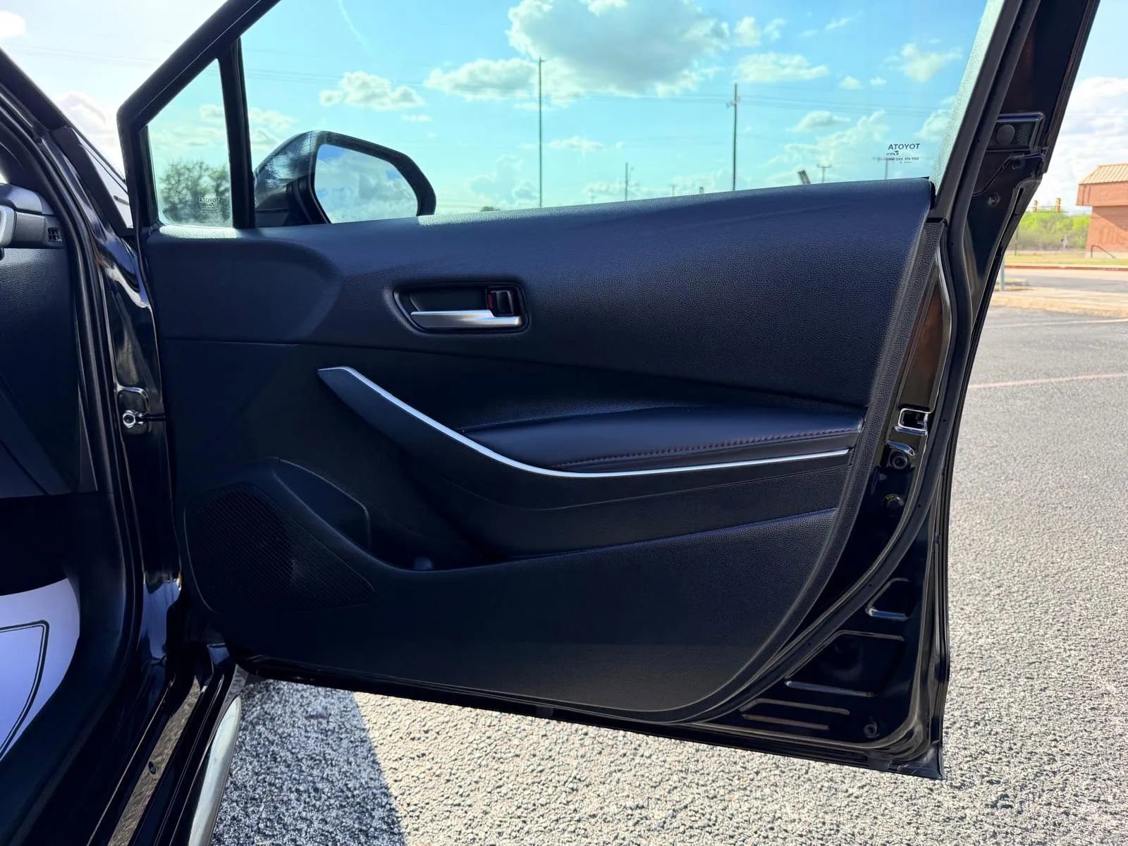 Used 2025 Toyota Corolla SE FWD image 20