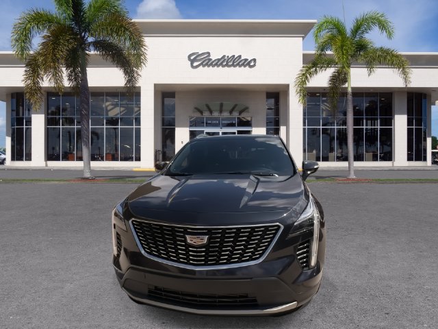 Certified 2023 Cadillac XT4 Premium Luxury w/ Technology Package FWD image 4