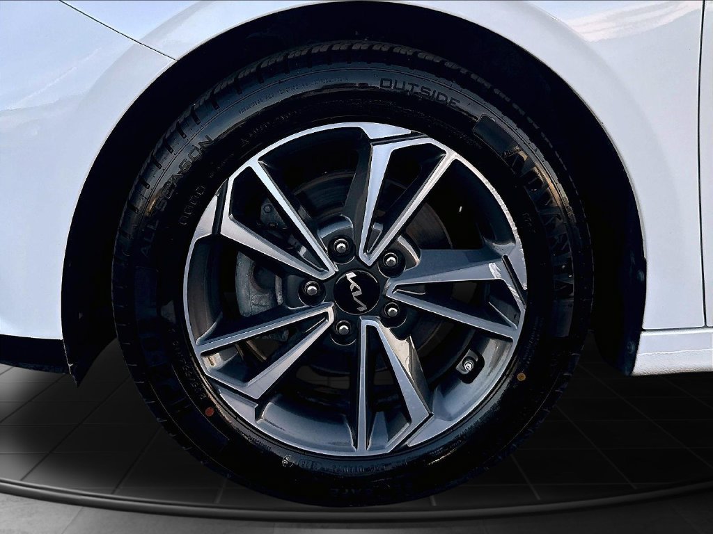 Used 2023 Kia Forte LXS FWD image 41