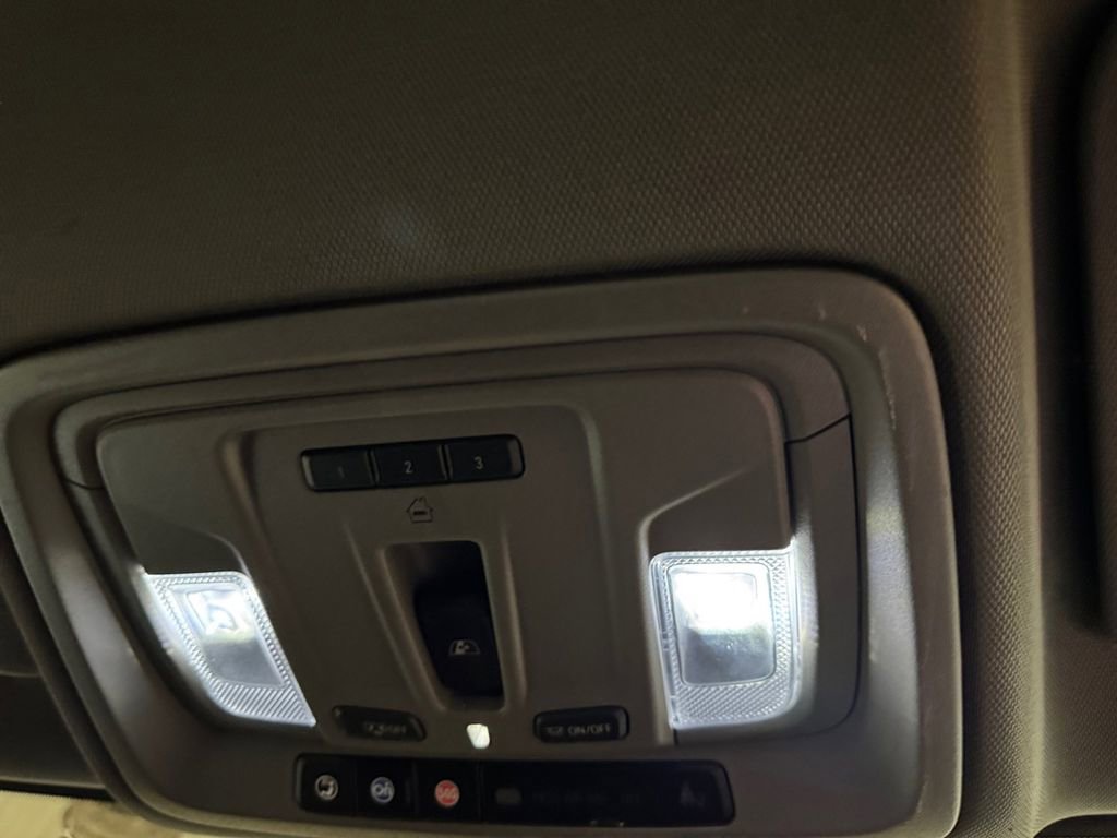 Used 2021 GMC Sierra 2500 SLT w/ SLT Premium Package image 21