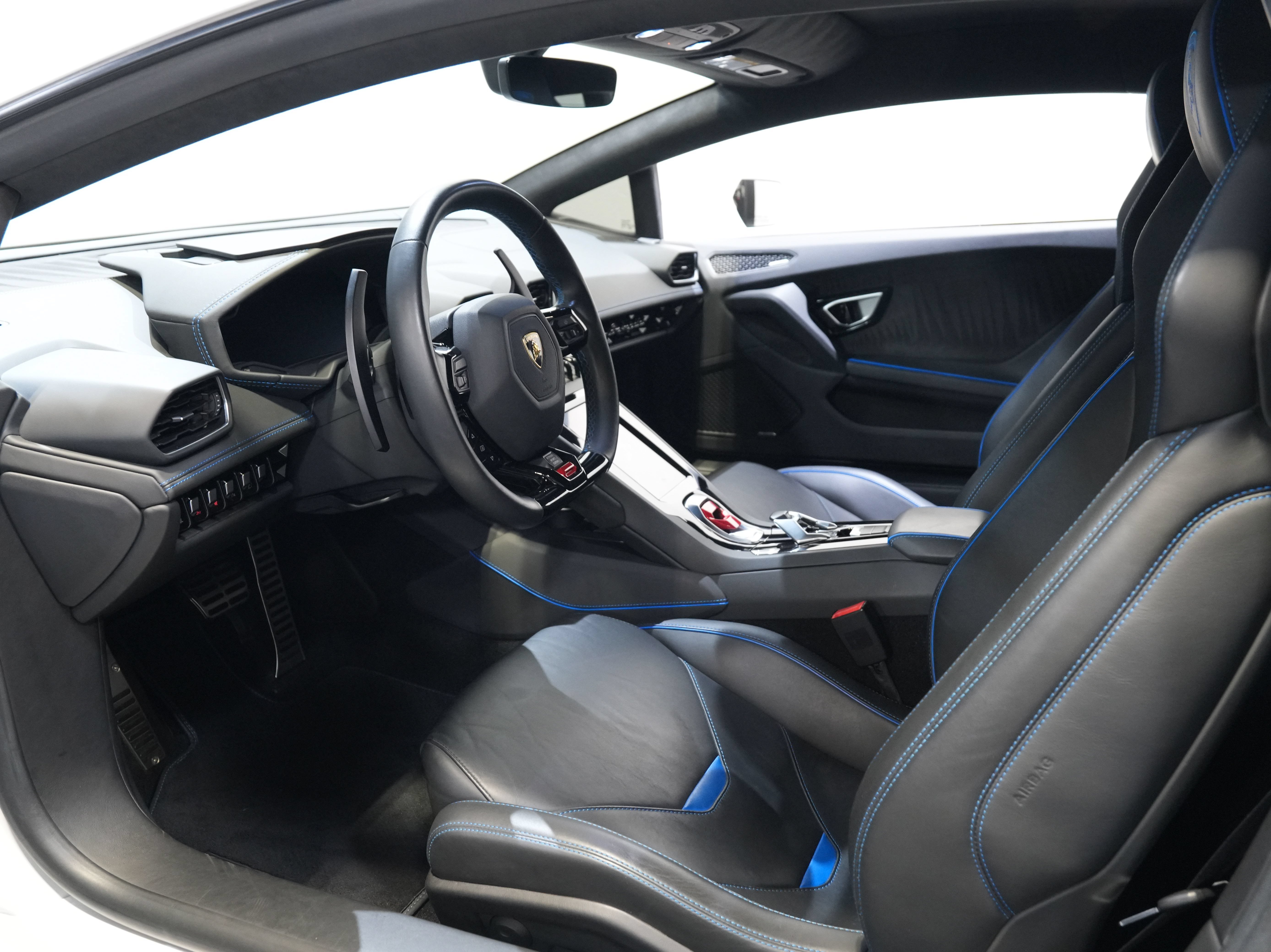 Used 2020 Lamborghini Huracan EVO AWD/4WD image 29