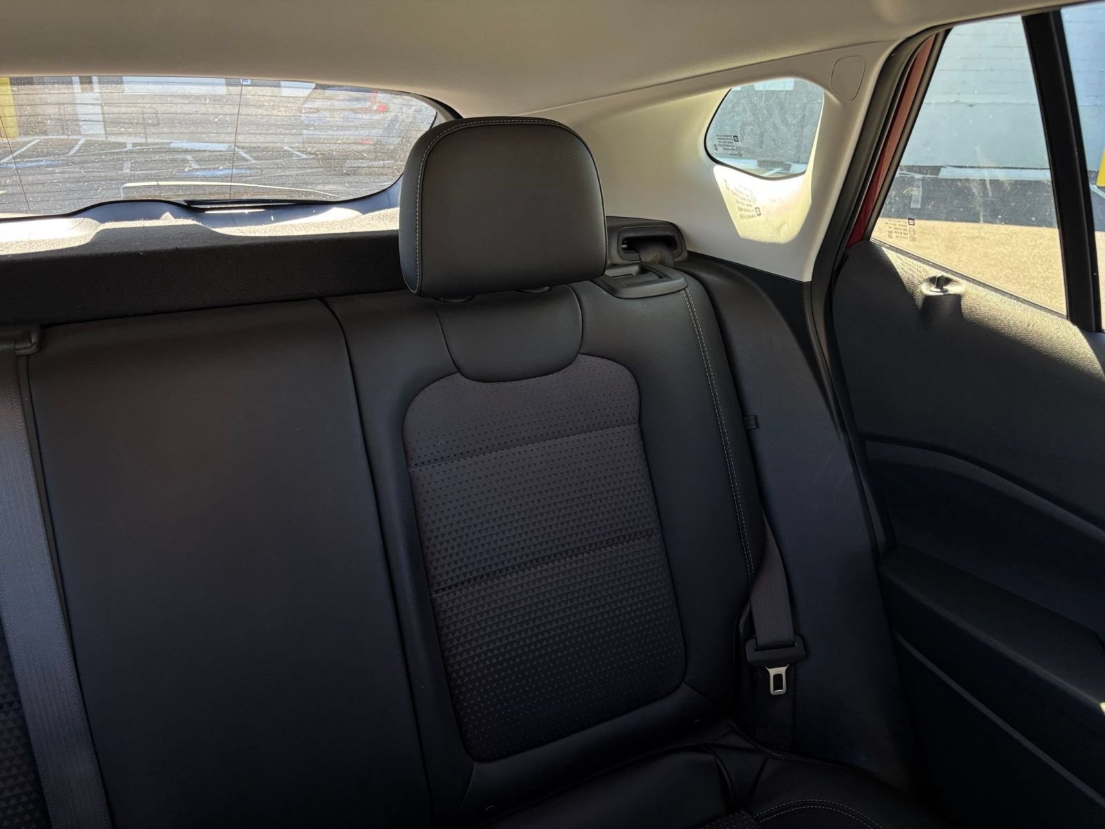 Used 2025 Chevrolet Trax LT w/ LT Convenience Package FWD image 33