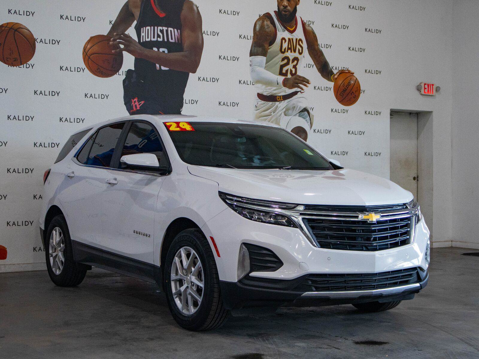 Used 2024 Chevrolet Equinox LT FWD image 18