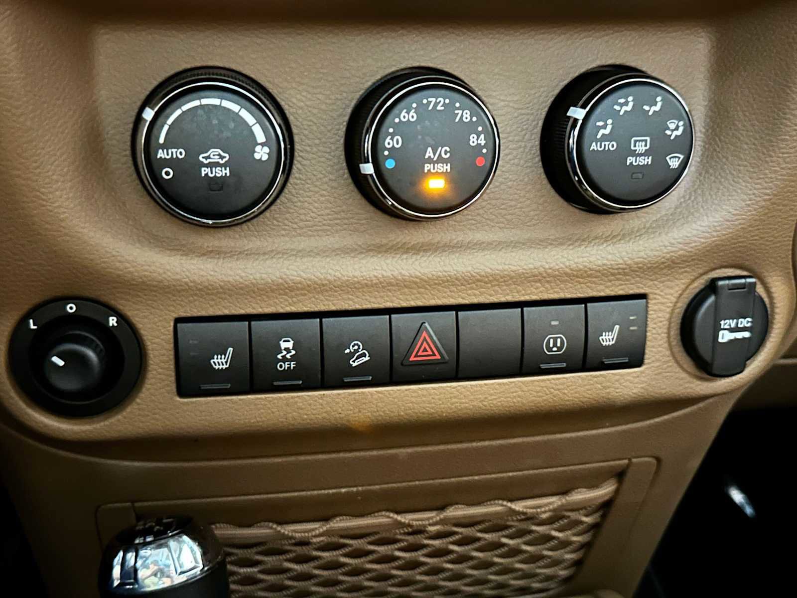 Used 2013 Jeep Wrangler Sahara w/ Connectivity Group AWD/4WD image 15