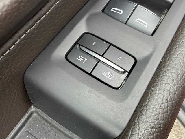 Used 2024 GMC Yukon XL Denali RWD image 28