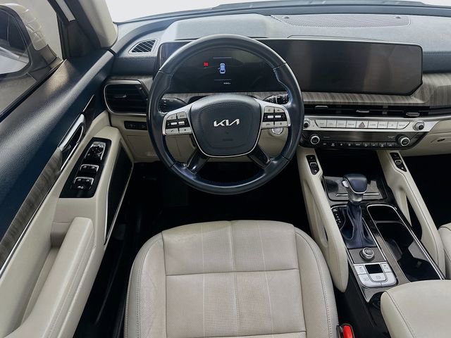 Used 2023 Kia Telluride EX w/ EX Captain's Chair Package FWD image 4