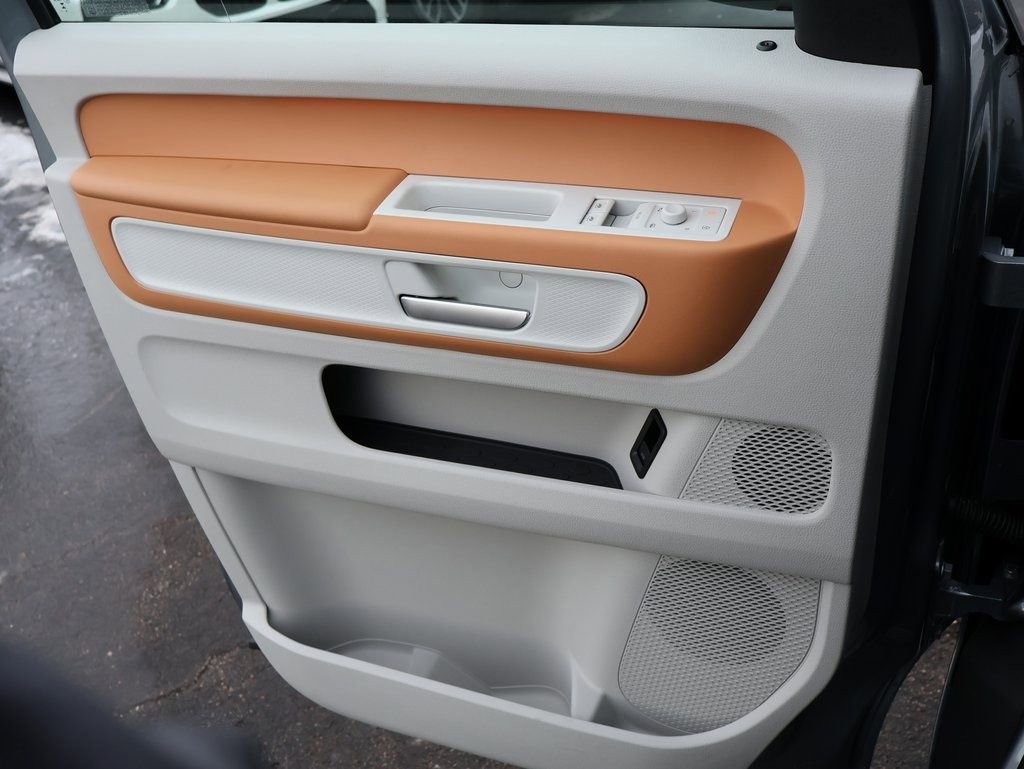 New 2025 Volkswagen ID. Buzz 1st Edition image 43