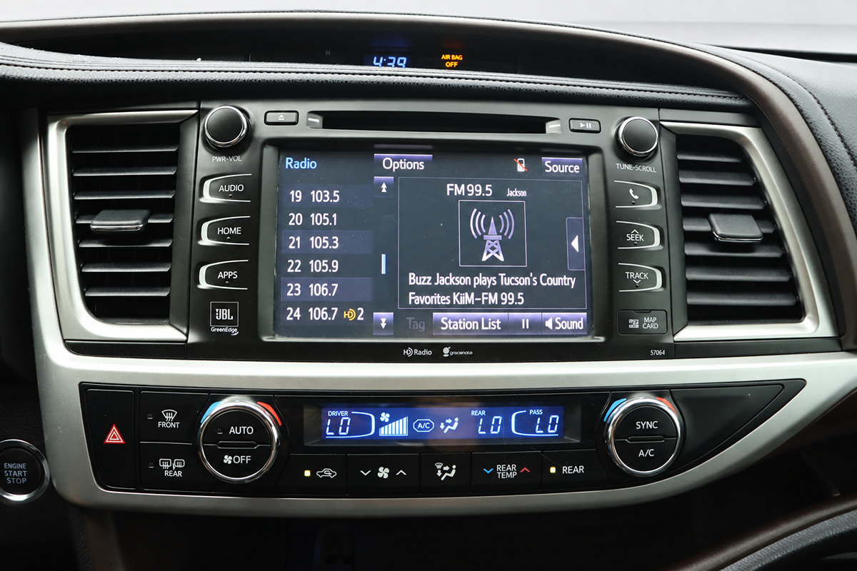 Used 2014 Toyota Highlander Limited AWD/4WD image 36