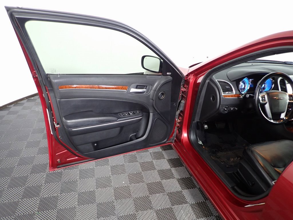 Used 2012 Chrysler 300 Limited image 11
