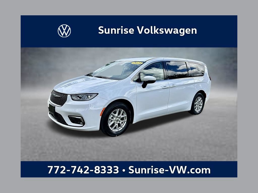 Used 2023 Chrysler Pacifica Touring-L