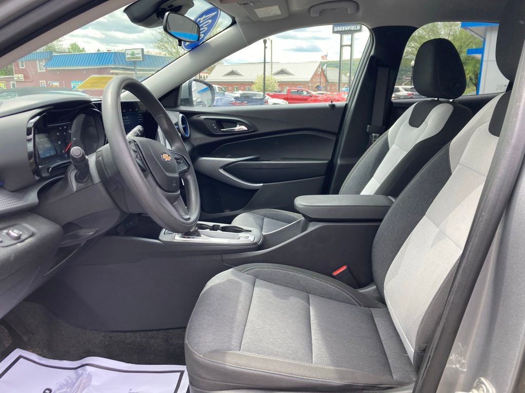 Used 2024 Chevrolet Trax LS w/ LS Convenience Package FWD image 7