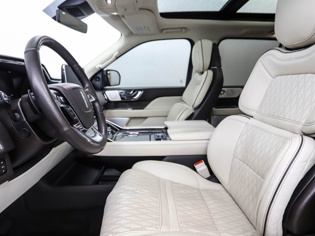 Used 2021 Lincoln Navigator Black Label image 11