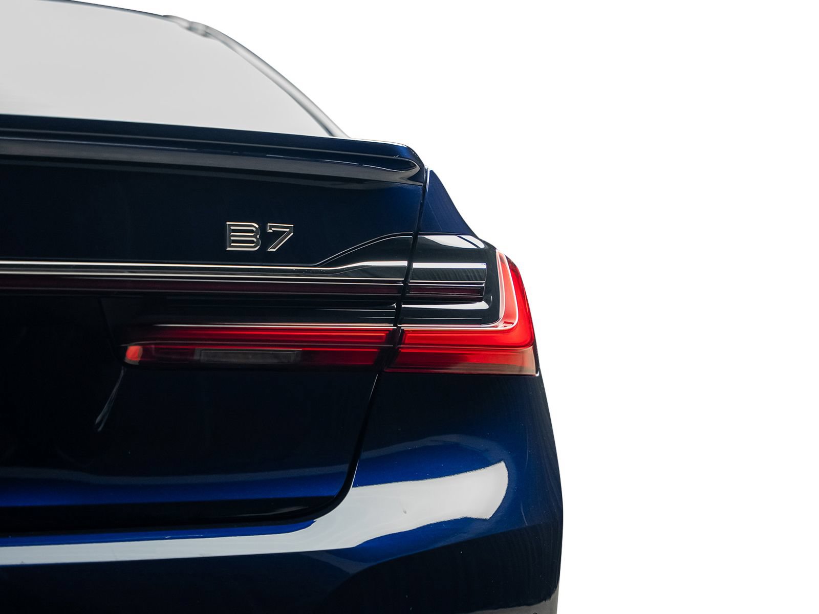 Used 2022 BMW ALPINA B7 xDrive AWD/4WD image 15