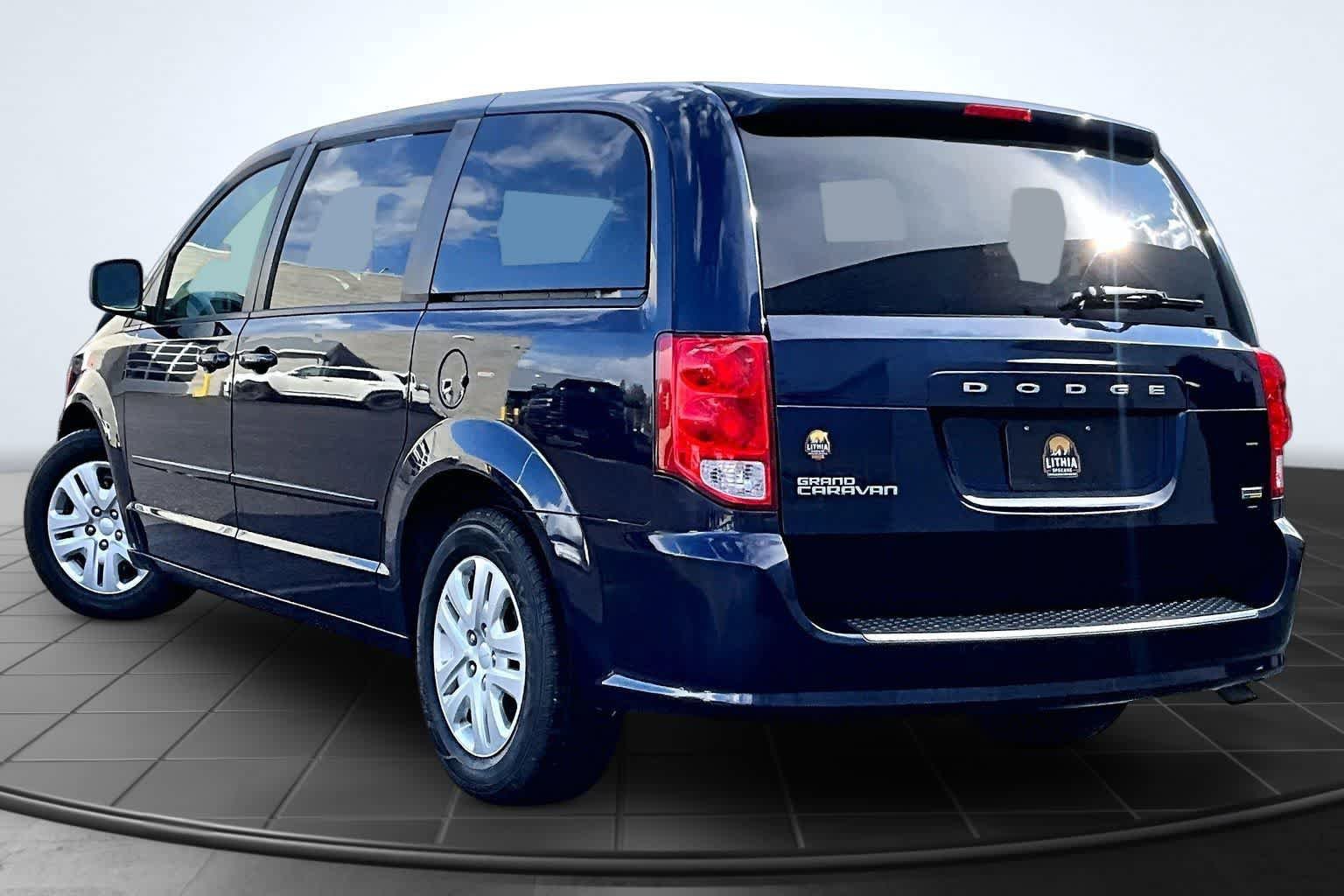Used 2016 Dodge Grand Caravan SE w/ Quick Order Package 29E SE FWD image 4