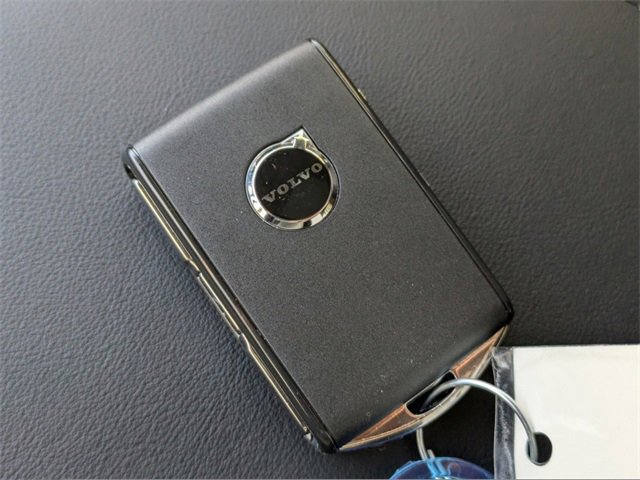 New 2025 Volvo XC60 B5 Plus w/ Climate Package image 30