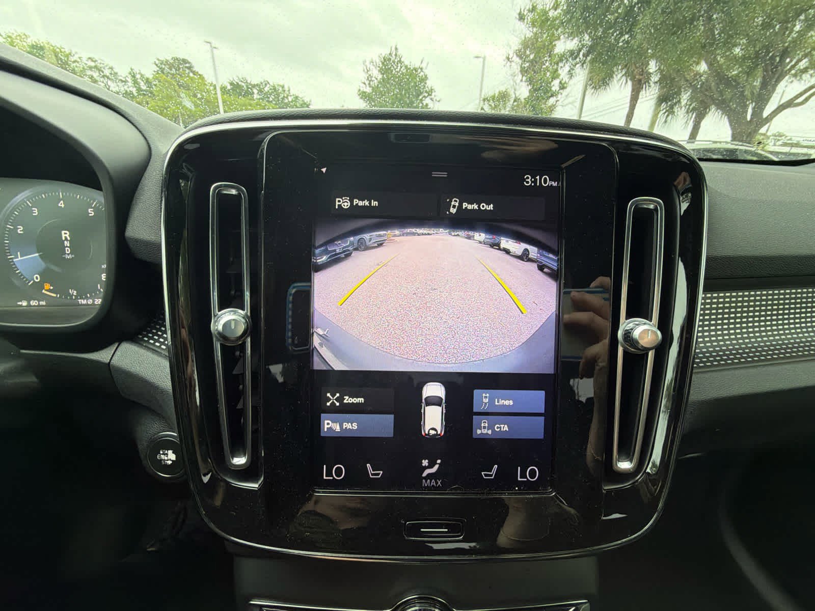 Used 2019 Volvo XC40 T5 R-Design AWD/4WD image 32