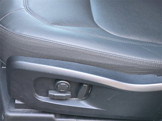 Used 2025 Land Rover Defender 110 S image 30