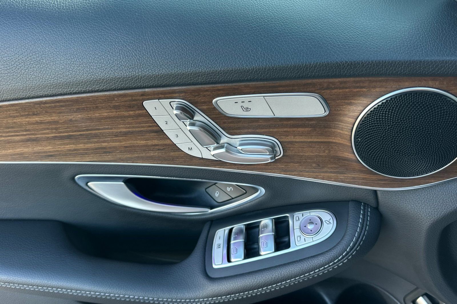 Used 2019 Mercedes-Benz C 300 4MATIC Sedan image 11